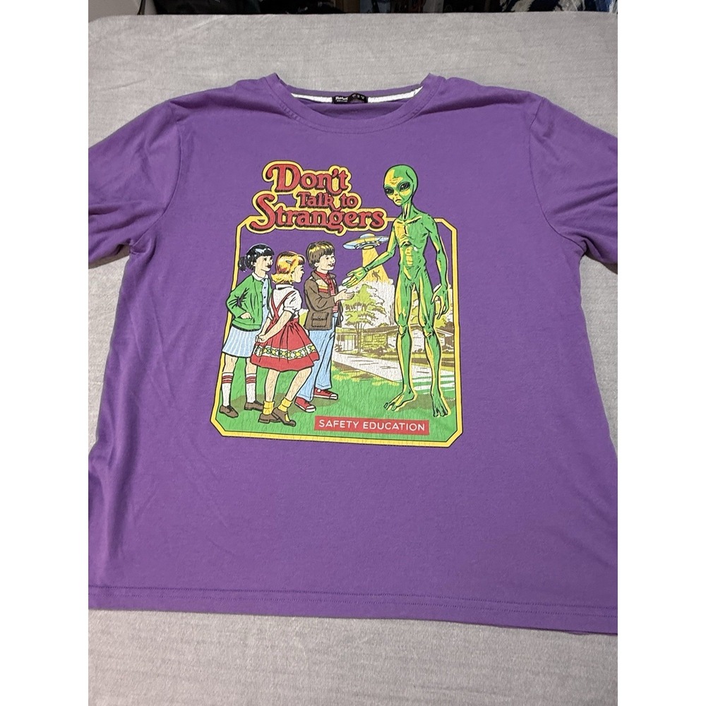 Steven Rhodes "Don't Talk to Strangers" Alien Graphic T-Shirt Safety Education L